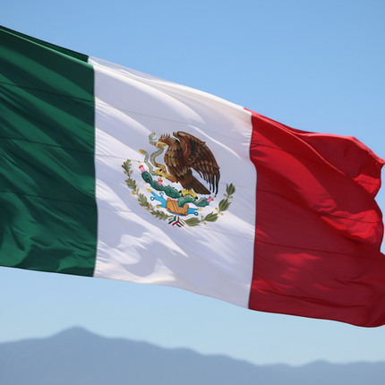 Drapeau du Mexique au format 90 cm x 150 cm en polyester.